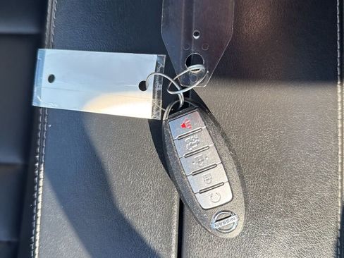 Used 2021 Nissan Rogue SV w/ Premium Package image 35