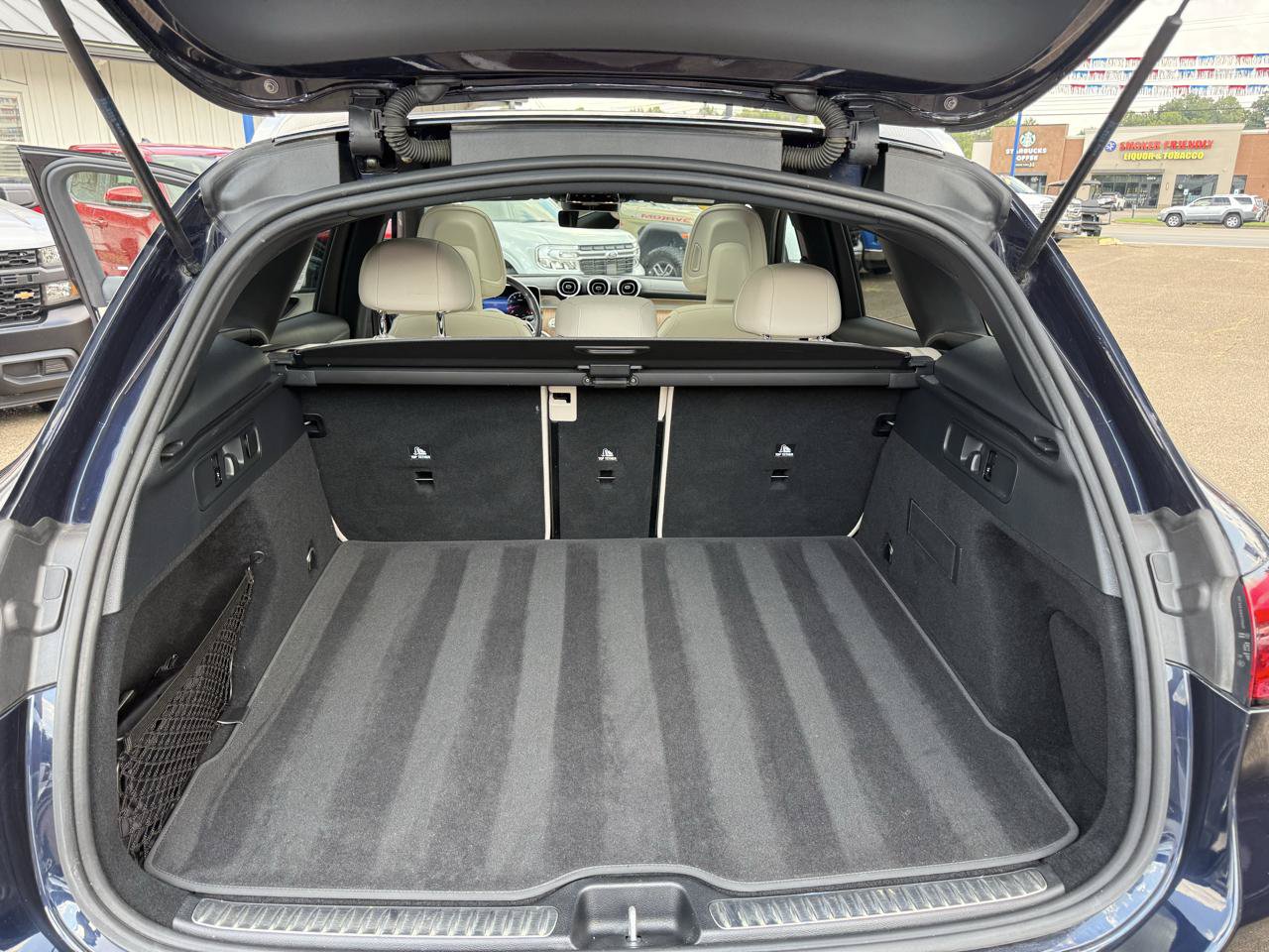 Used 2023 Mercedes-Benz GLC 300 4MATIC image 17