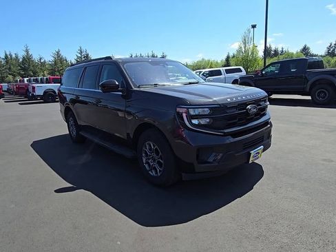 Used 2025 Ford Expedition Max Active AWD/4WD image 6