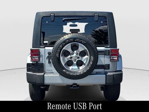 Used 2016 Jeep Wrangler Unlimited Sahara w/ Dual Top Group AWD/4WD image 7