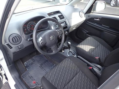 Used 2008 Suzuki SX4 AWD Hatchback image 9