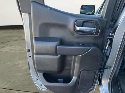 Used 2021 Chevrolet Silverado 1500 Custom image 12
