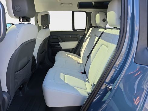 New 2026 Land Rover Defender 110 X-Dynamic SE AWD/4WD image 13