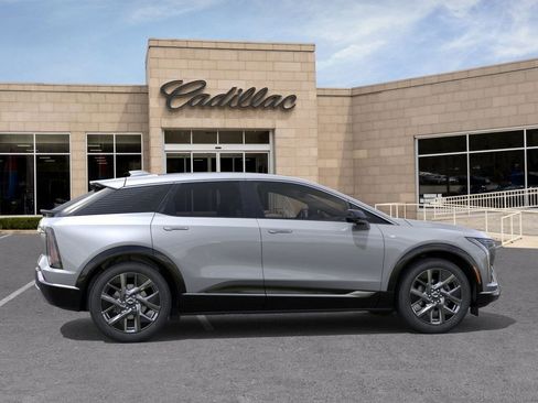 New 2026 Cadillac Optiq Luxury 1 image 5