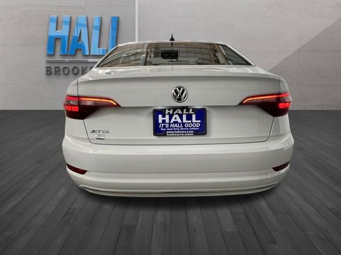 Certified 2020 Volkswagen Jetta SE image 5