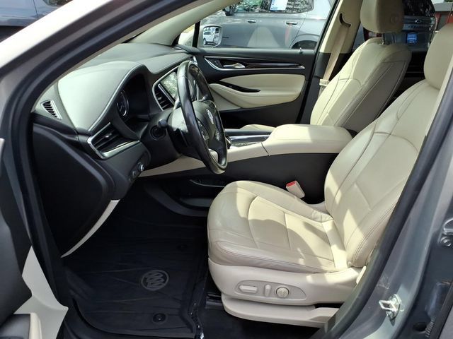 Used 2018 Buick Enclave Essence AWD/4WD image 3