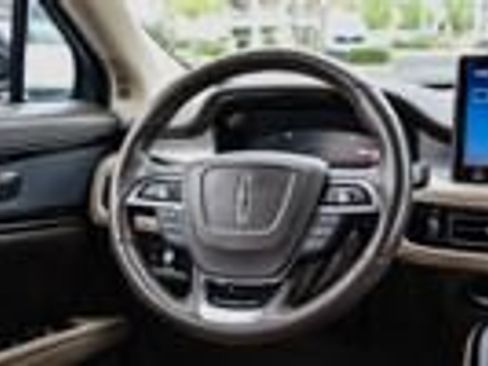 Used 2023 Lincoln Nautilus AWD w/ Premium Package image 19