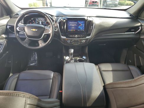 Used 2023 Chevrolet Traverse High Country FWD image 17