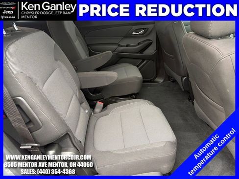 Used 2023 Chevrolet Traverse LT image 24