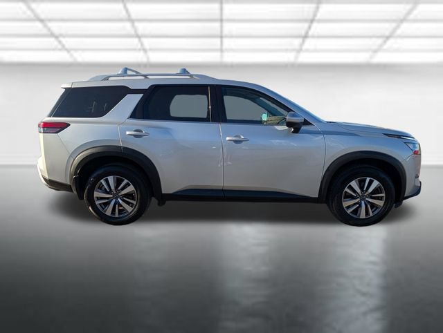 Used 2023 Nissan Pathfinder SL AWD/4WD image 30