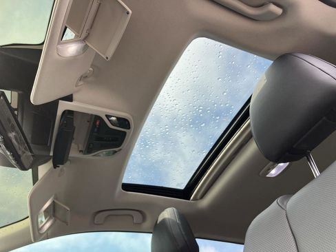 Used 2025 Subaru Outback Touring XT w/ Popular Package #2 image 23