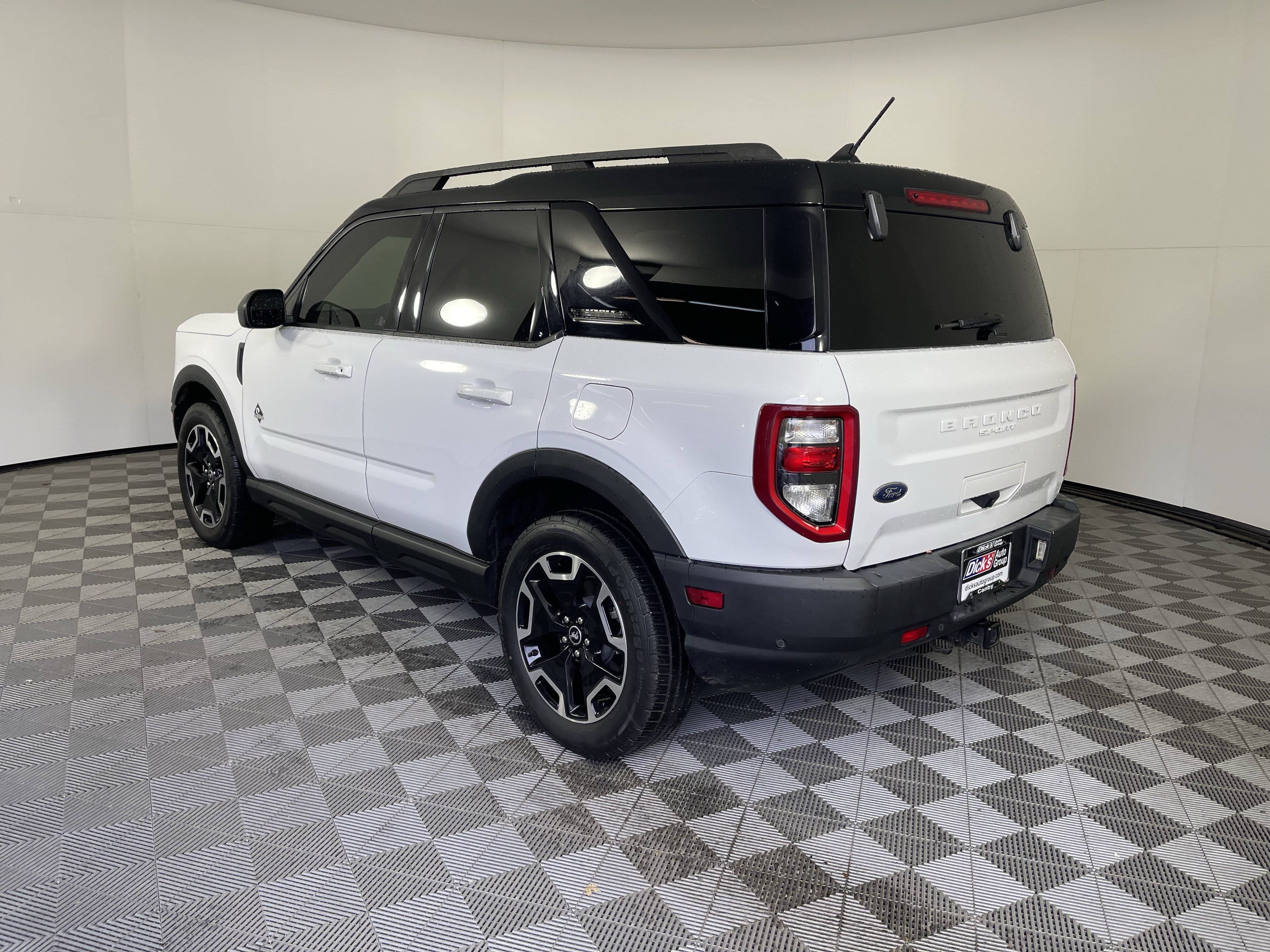 Used 2021 Ford Bronco Sport Outer Banks w/ Outer Banks Package (96D) AWD/4WD image 3