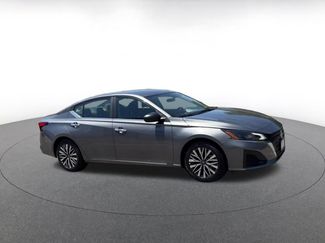 Used 2025 Nissan Altima 2.5 SV FWD video 2