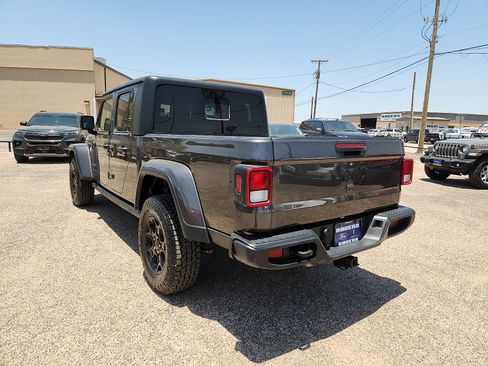 Used 2023 Jeep Gladiator Sport AWD/4WD image 5