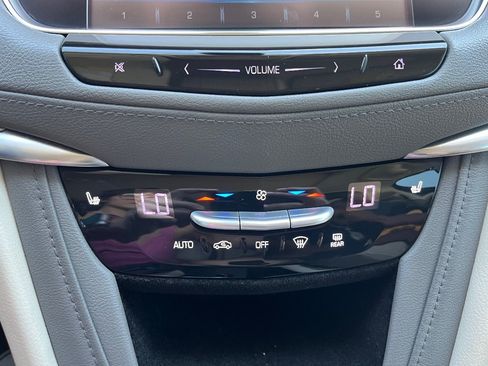 Used 2017 Cadillac XT5 Luxury w/ Driver Awareness Package AWD/4WD image 16