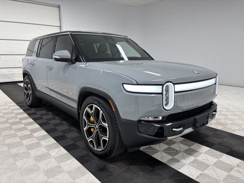 Used 2024 Rivian R1S Adventure AWD/4WD image 7
