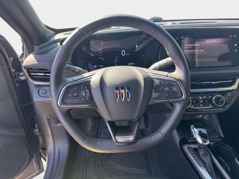 Used 2025 Buick Envista Sport Touring w/ Convenience I Package image 11