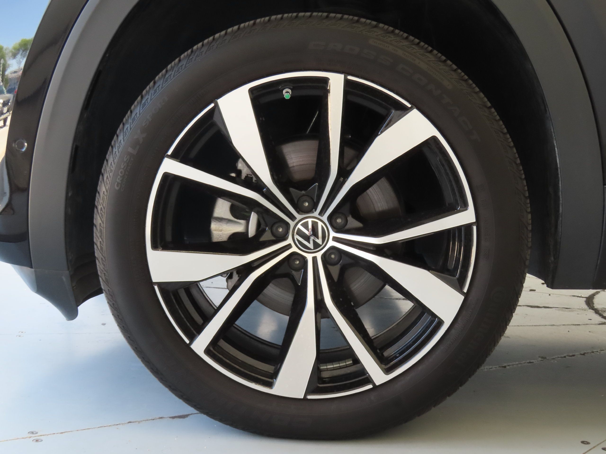New 2025 Volkswagen Atlas SEL Premium R-Line AWD/4WD image 28