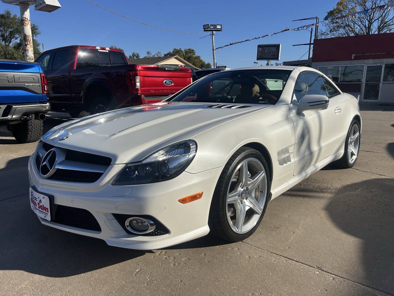 Used 2011 Mercedes-Benz SL 550 image 2