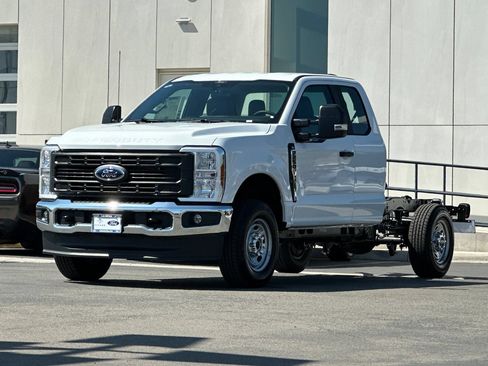 New 2026 Ford F250 XL w/ XL Chrome Package AWD/4WD image 7
