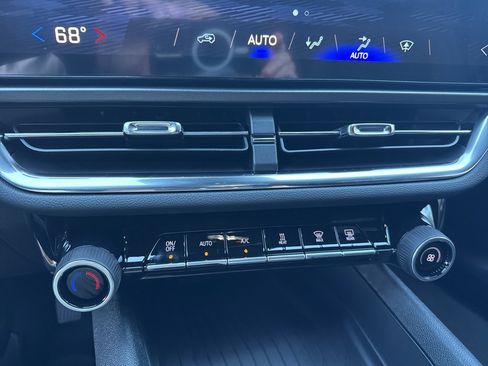 New 2026 Chevrolet Equinox EV LT image 18