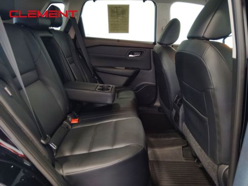 Used 2023 Nissan Rogue SV w/ SV Premium Package image 40