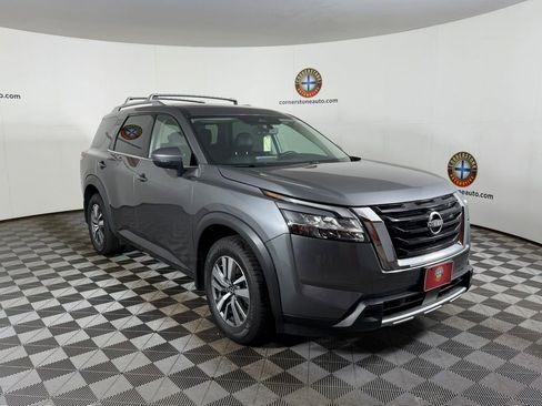 Used 2023 Nissan Pathfinder SL AWD/4WD image 19