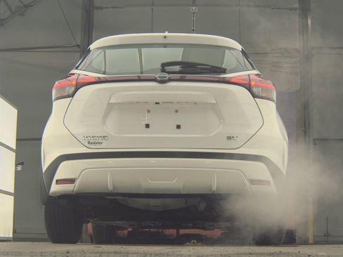 Used 2024 Nissan Kicks SV image 18