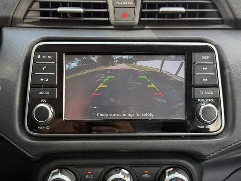 Used 2020 Nissan Versa S image 10