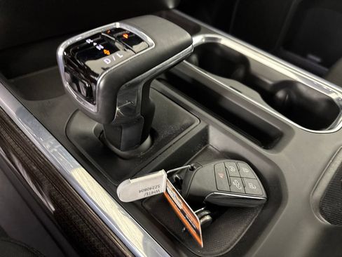 Used 2025 Chevrolet Silverado 1500 LT AWD/4WD image 18