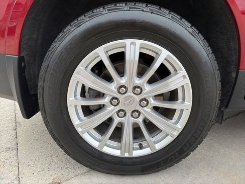 Used 2019 Cadillac XT5 FWD image 17