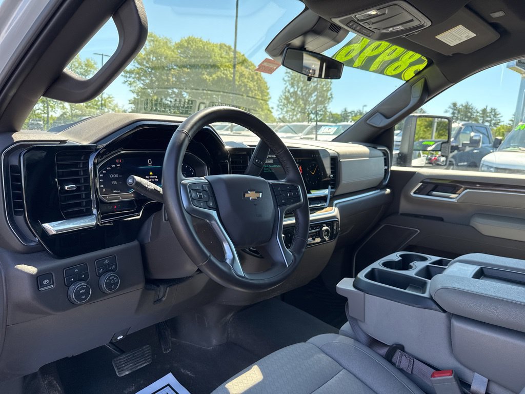 Used 2025 Chevrolet Silverado 2500 LT w/ Convenience Package AWD/4WD image 17