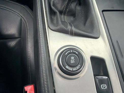Used 2017 Chevrolet Corvette Stingray Coupe w/ 1LT RWD image 21