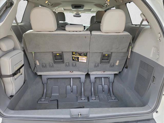 Used 2019 Toyota Sienna XLE w/ XLE Navigation Package FWD image 6