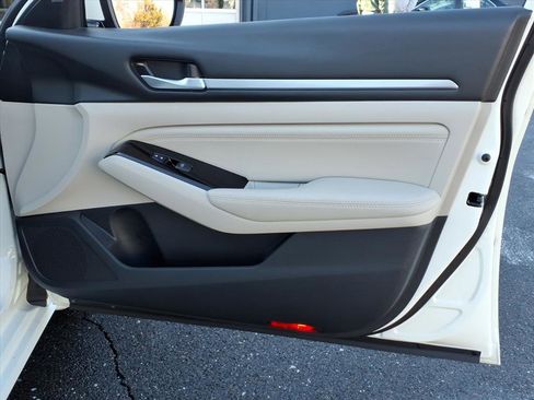 Certified 2021 Nissan Altima 2.5 SL image 11