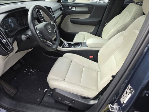 Used 2021 Volvo XC40 T5 Inscription w/ Advanced Package image 13