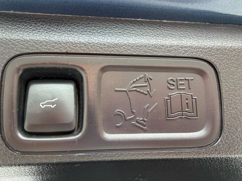 Used 2019 Ford Expedition Limited w/ Equipment Group 303A RWD image 22