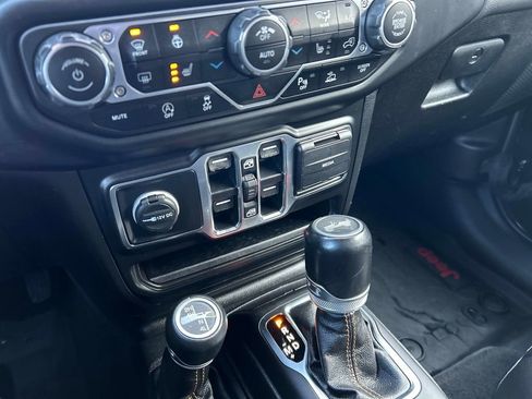 Used 2021 Jeep Wrangler Unlimited Sahara image 34