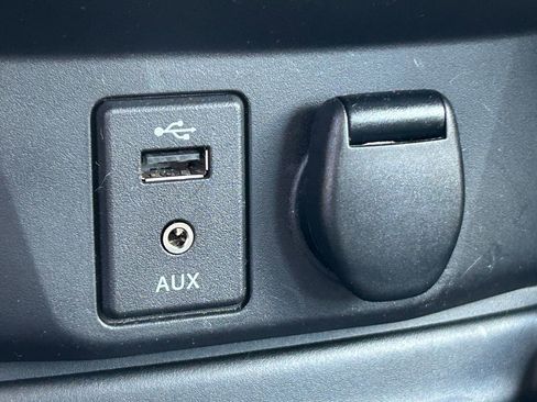 Used 2014 Nissan Rogue S AWD/4WD image 16