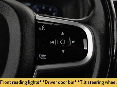 Used 2021 Volvo XC90 T6 Momentum w/ Protection Package image 32