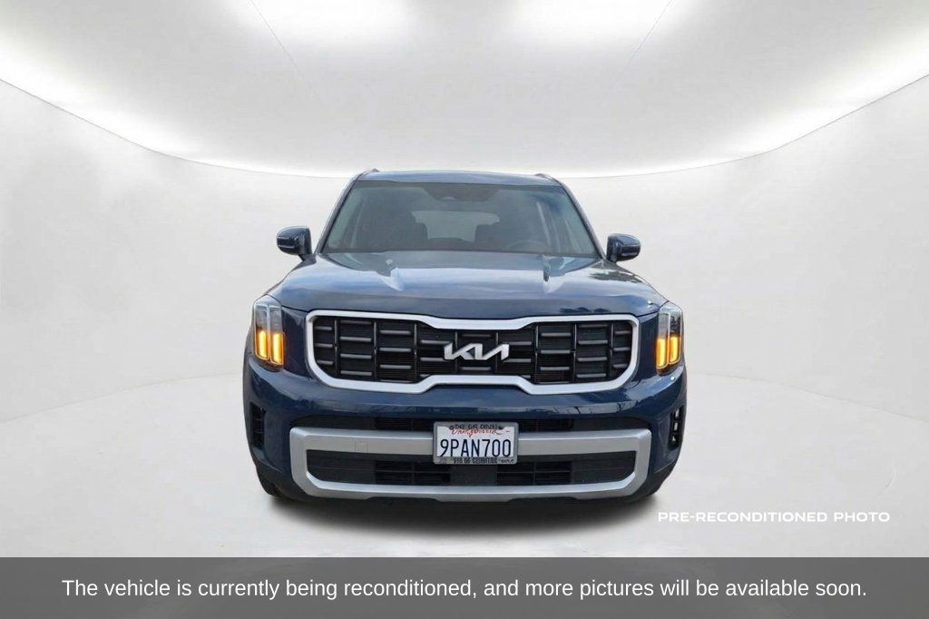 Used 2024 Kia Telluride S w/ S Sunroof Package FWD image 2