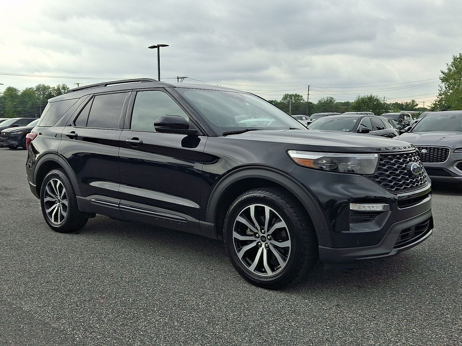 Used 2020 Ford Explorer ST w/ Premium Technology Package AWD/4WD image 6
