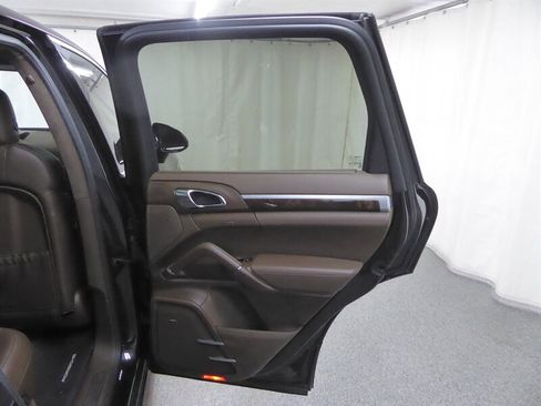 Used 2015 Porsche Cayenne Turbo AWD/4WD image 32