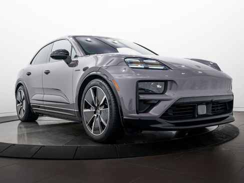 Certified 2025 Porsche Macan Turbo Electric AWD/4WD image 9
