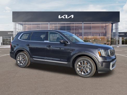 Used 2025 Kia Telluride LX image 2