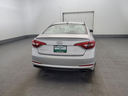 Used 2017 Hyundai Sonata SE w/ Cargo Package image 7