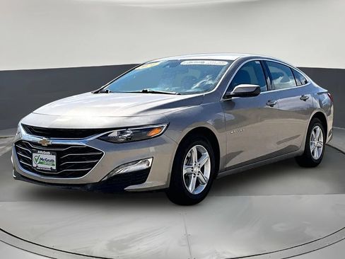 Used 2024 Chevrolet Malibu LT FWD image 3