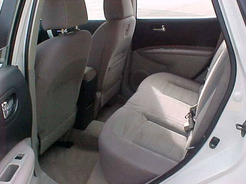 Used 2009 Nissan Rogue S AWD/4WD image 10