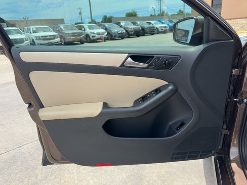 Used 2012 Volkswagen Jetta SE image 27