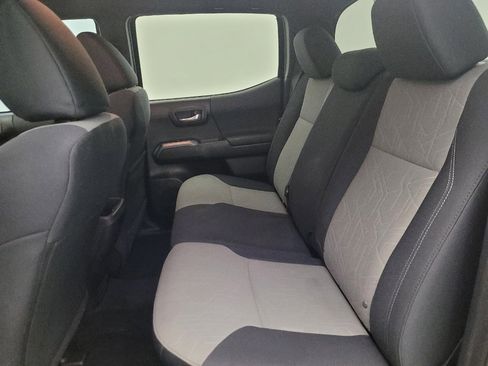 Used 2021 Toyota Tacoma TRD Off-Road w/ Technology Package AWD/4WD image 18